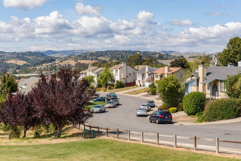 2325-ca_sf2_fairview_115022_48_1200x_cfit